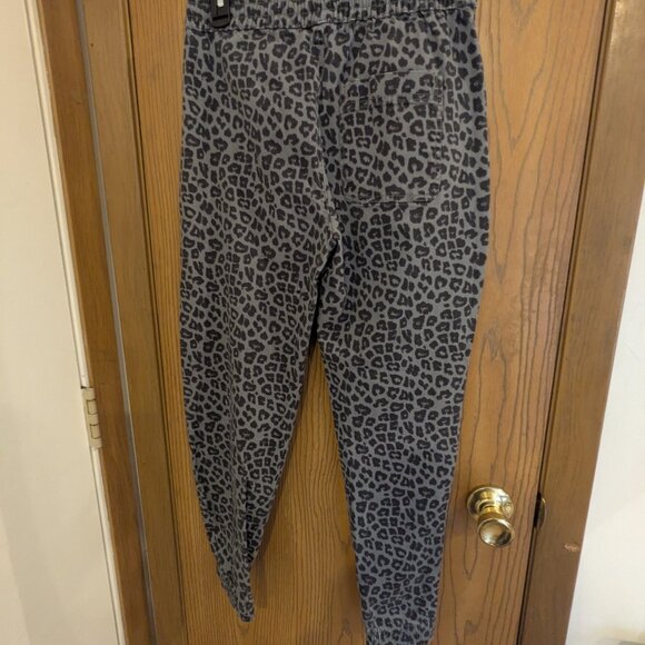 Celebrity Pink Juniors Cheetah Gray Elastic Waist Zip Pocket Joggers-Size S - Picture 4 of 5